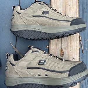 Sketchers Shape-Ups Men's Size 9